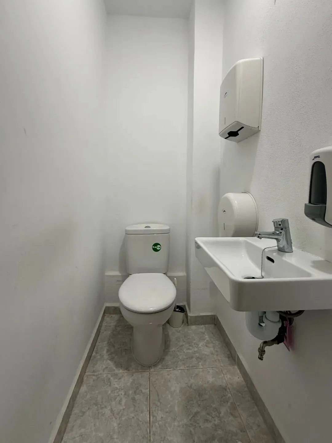 【HDM862】海盗市场附近办公室 / 商铺出售或出租!