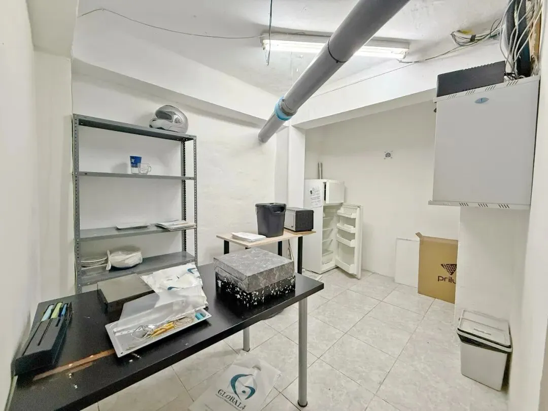 【HDM862】海盗市场附近办公室 / 商铺出售或出租!