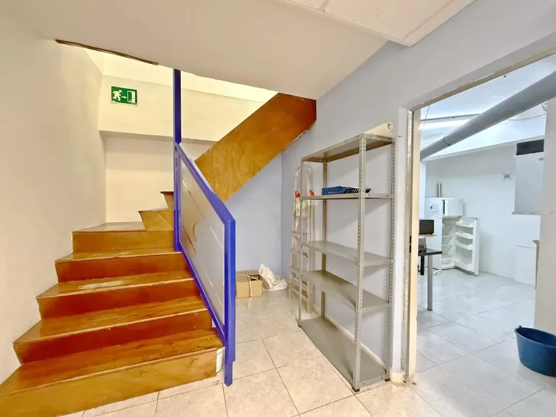 【HDM862】海盗市场附近办公室 / 商铺出售或出租!