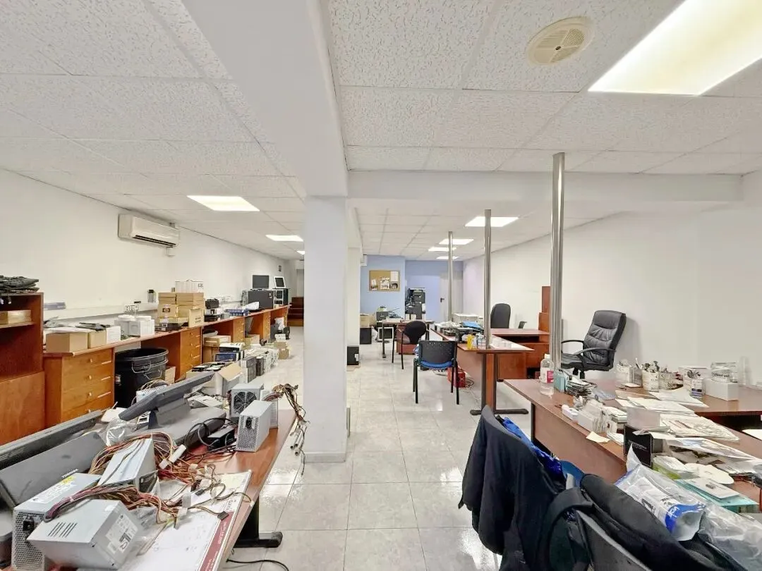 【HDM862】海盗市场附近办公室 / 商铺出售或出租!