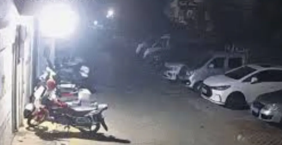 柴桢市场大火!18间香烛铺凌晨烧毁,8辆消防车苦战3小时