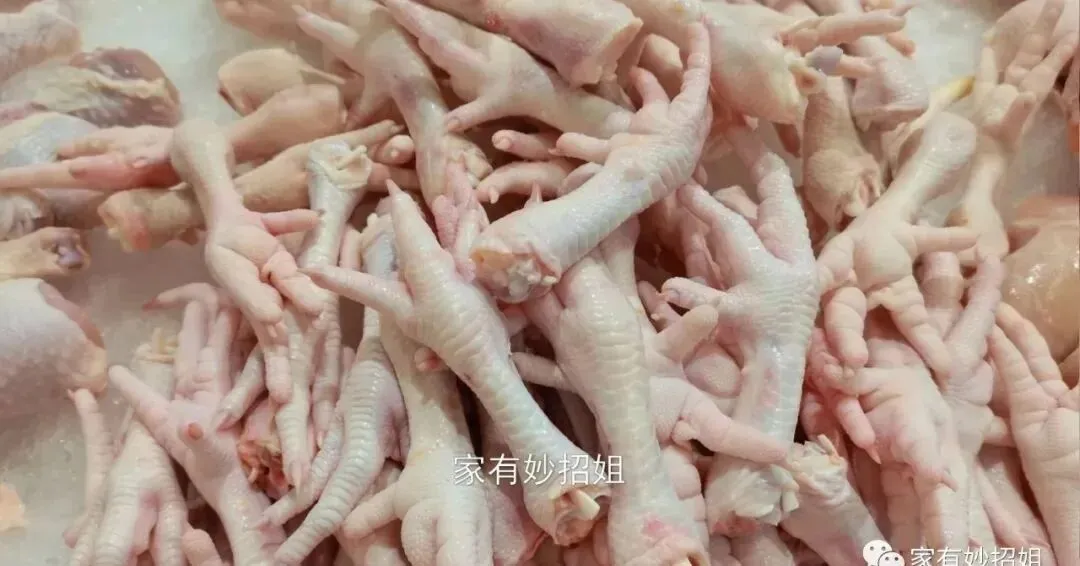 一只鸡才2个爪,市场上的鸡爪为什么能供应不断?养殖大户说出实情