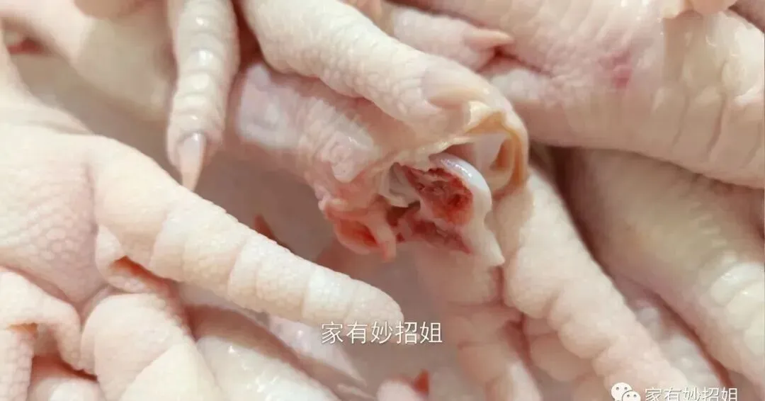 一只鸡才2个爪,市场上的鸡爪为什么能供应不断?养殖大户说出实情