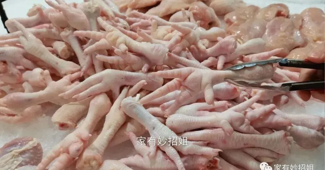 一只鸡才2个爪,市场上的鸡爪为什么能供应不断?养殖大户说出实情