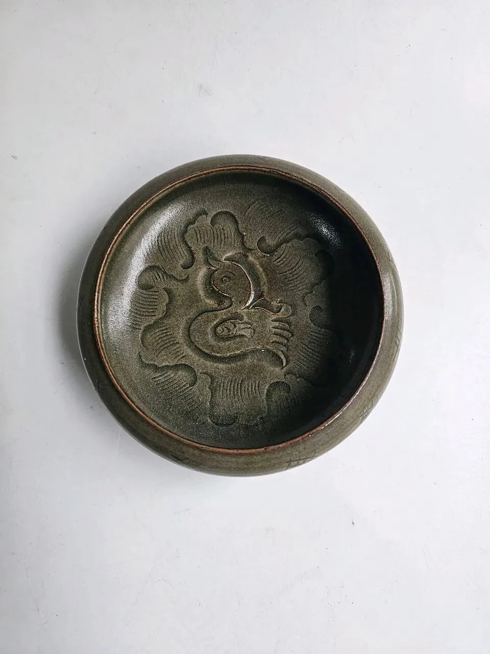 这一件宋代青瓷刻划花笔洗,市场遇见多少钱可以玩?