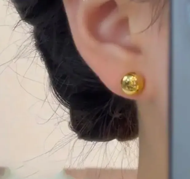 金价连续暴跌市场一片恐慌,只有这类人在偷偷买入