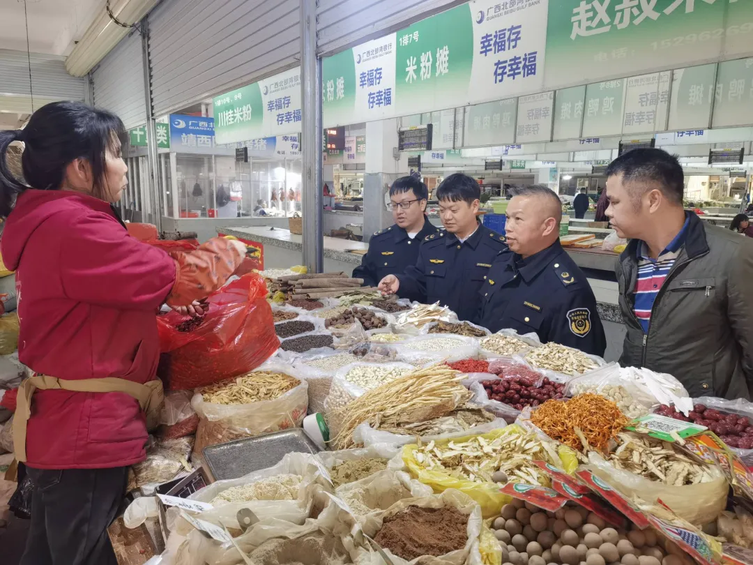 德保县市场监管局迅即行动全面开展3·15晚会曝光问题专项排查整治