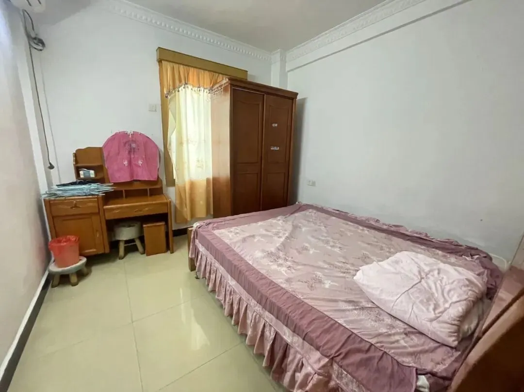 教育路 德星市场 青云小区 步梯4楼 面积97方 三房两厅 振兴学位 地段优越 生活方便 总价38万 随时入住