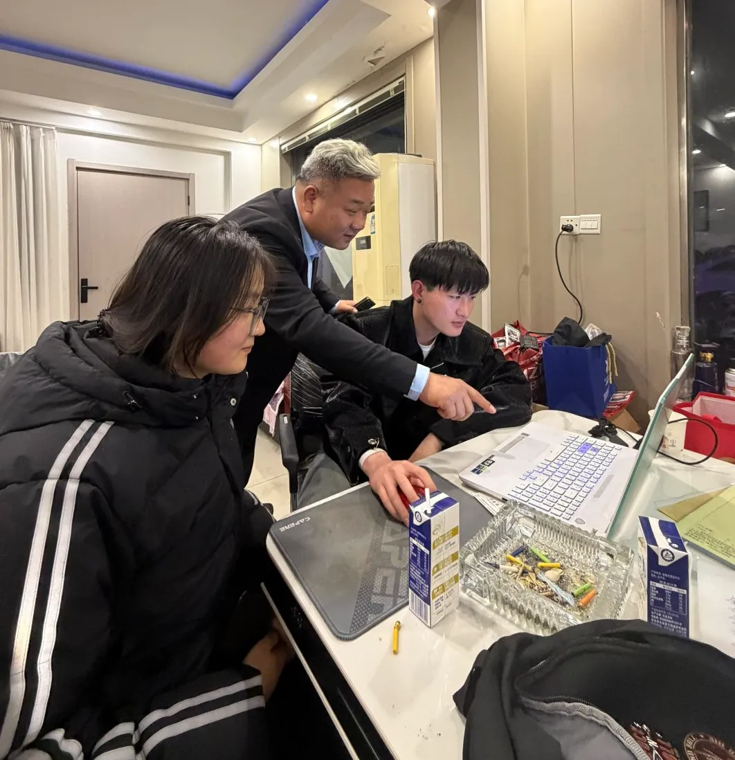 艾茜娅家居营销总监带队驻店帮扶|抖音流量+拍摄剪辑,手把手赋能家具终端!