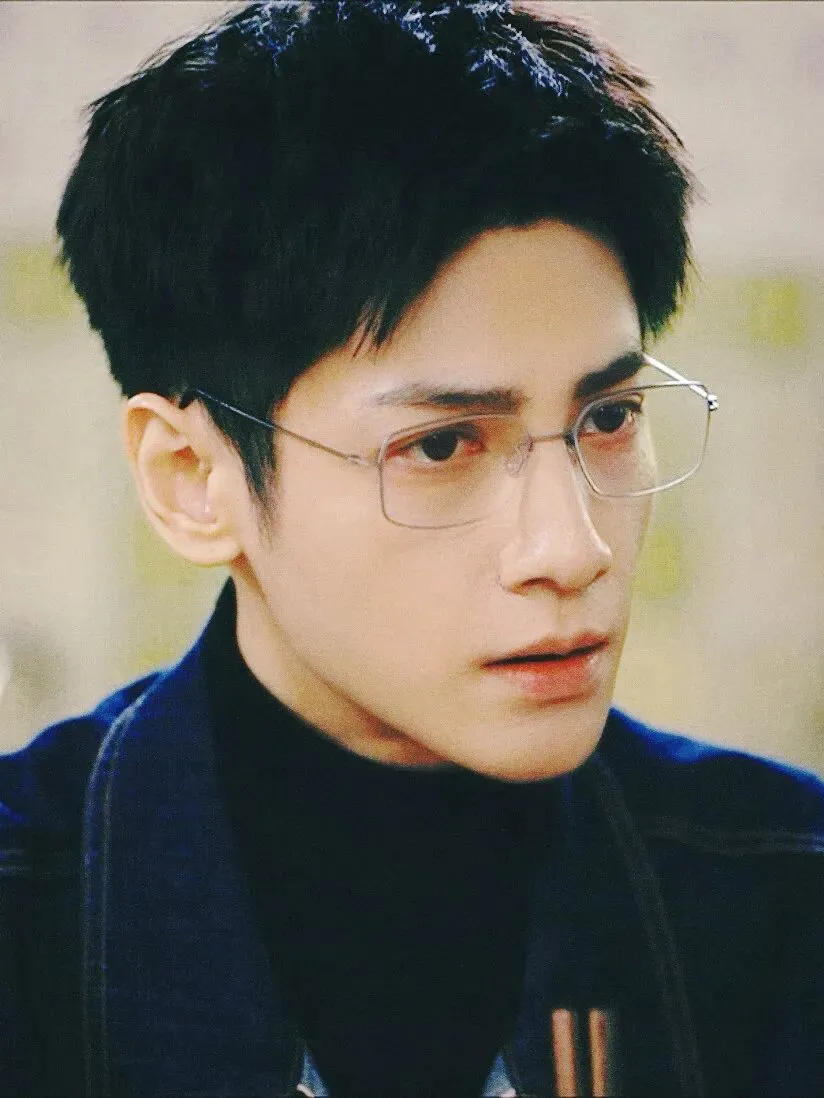 罗云熙《剥茧》杀出重围!当别人还在卷营销卷宣发卷数据注水的时候,罗云熙用一部《剥茧》,直接拿下了猫眼2026唯一“双高转化”认证!