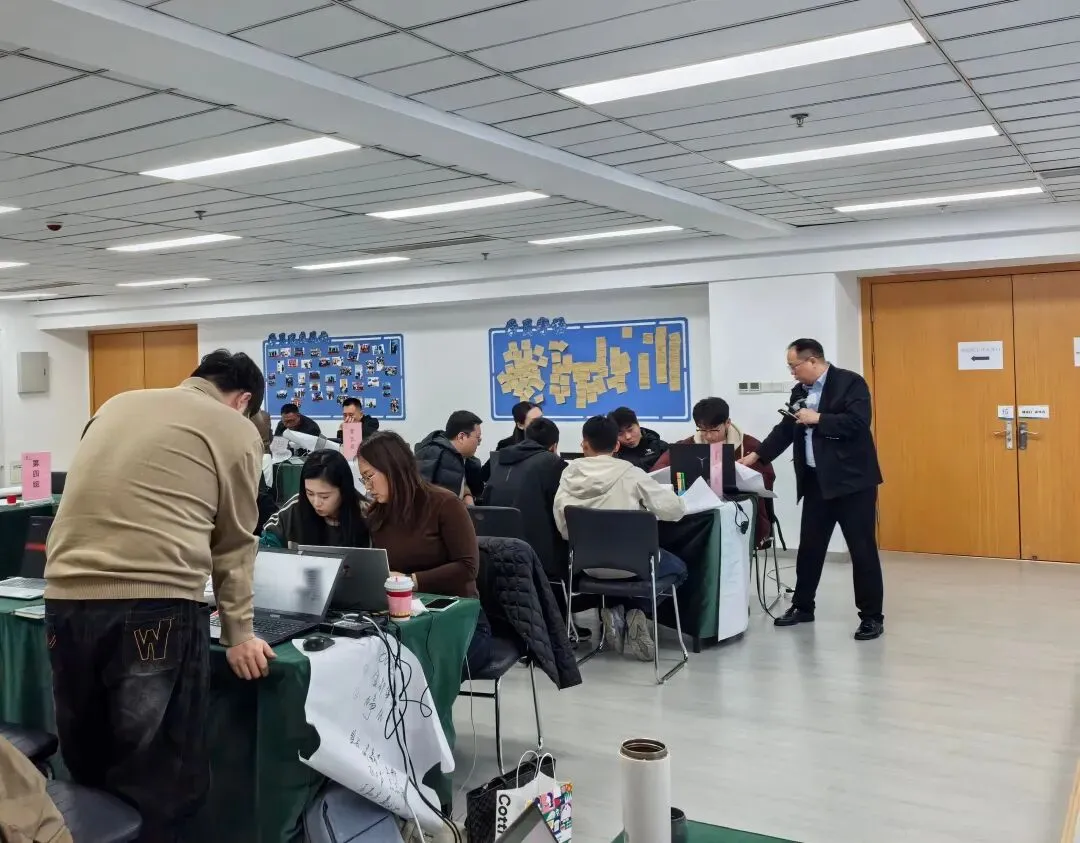 《AI大模型在数字营销技术和视频内容创作实战应用》研修班圆满收官