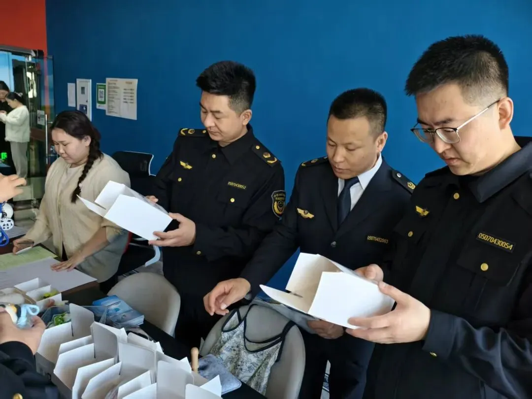 苏尼特左旗市场监督管理局联合多部门共同开展“4·26”知识产权宣传周活动