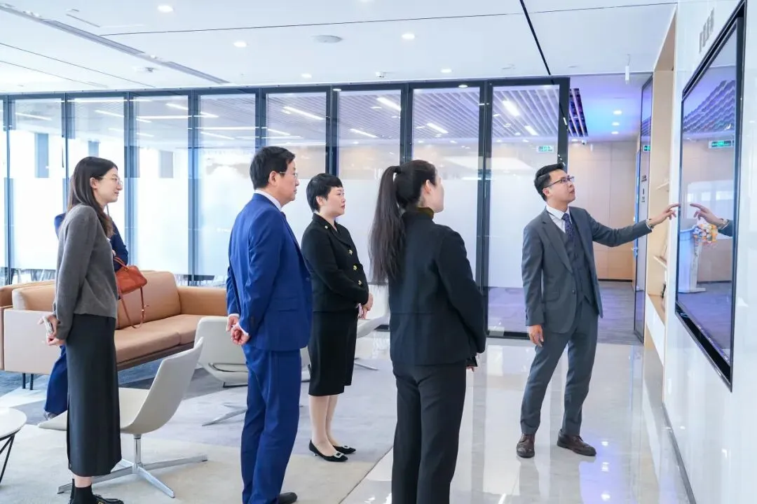 国际资本市场法律名家系列沙龙(一)暨涉外高端人才培训学员心得交流会在盈科华南总部圆满举办