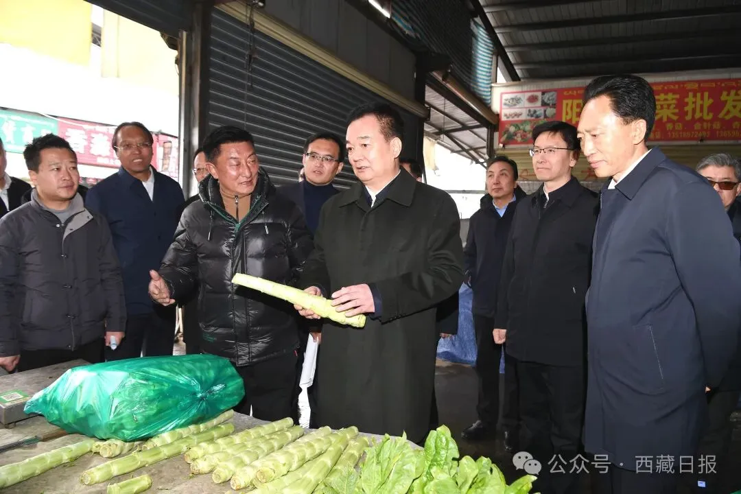 王君正检查指导安全生产工作和节日市场供应
