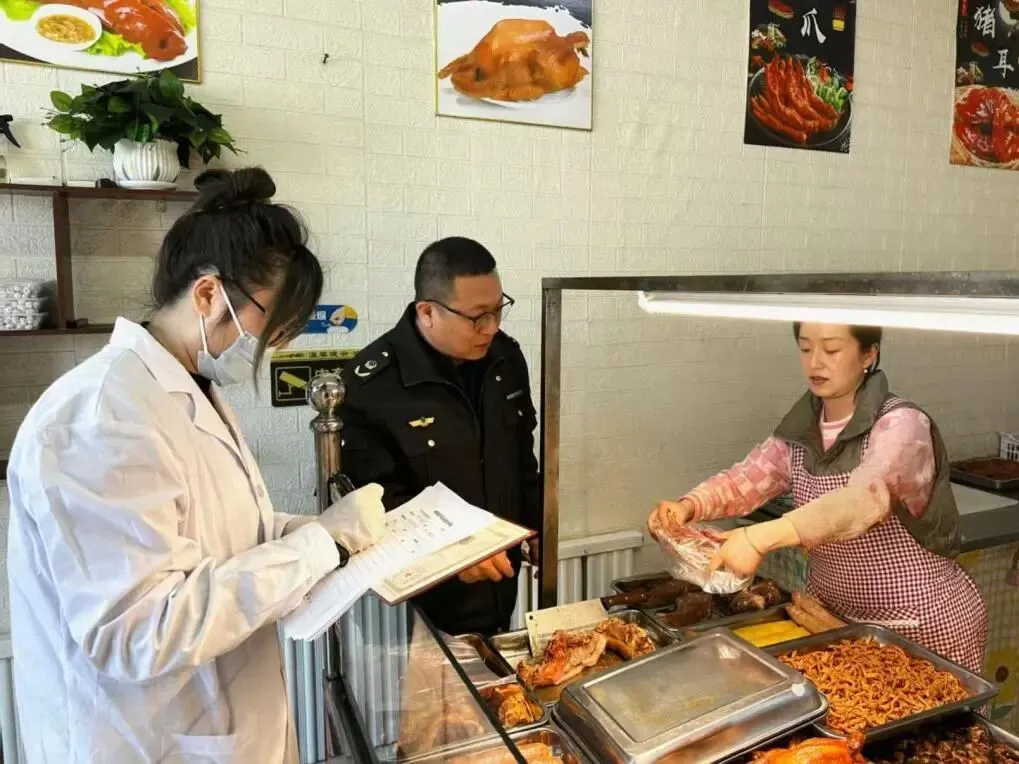 “龙抬头”遇上“市监蓝”丨东港市市场监管局开展节令食品专项快检行动