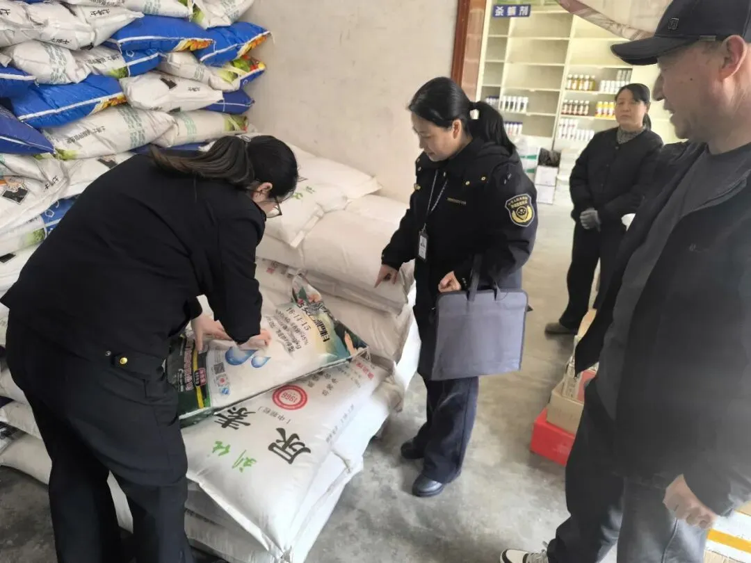 护春耕 保民生 麦积区市场监管局全面开展春季农资市场专项检查