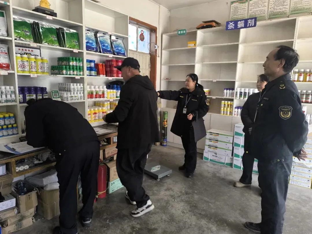护春耕 保民生 麦积区市场监管局全面开展春季农资市场专项检查