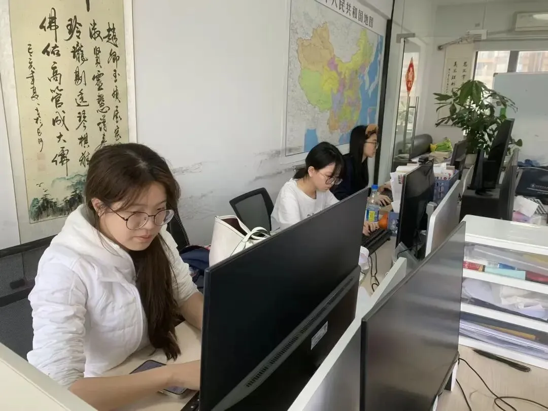 【喜讯】集训半月终圆梦!我校网络营销直播电商师生斩获省直播电商大赛二等奖