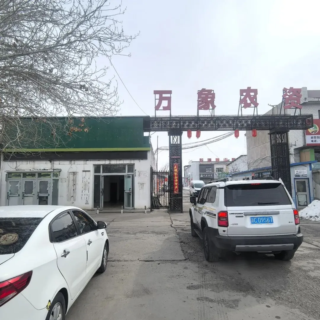 B2293——大型综合市场进出口处纯商铺直租(附近餐饮少)