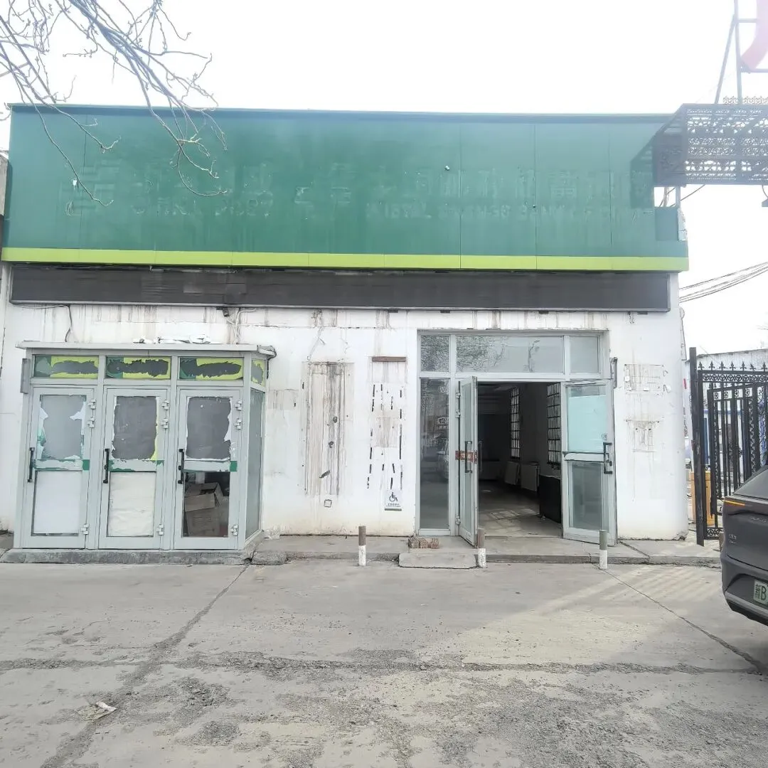 B2293——大型综合市场进出口处纯商铺直租(附近餐饮少)