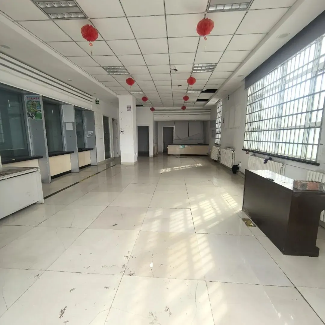 B2293——大型综合市场进出口处纯商铺直租(附近餐饮少)