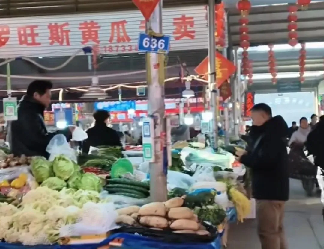 885便民中心:市场里充满了生活的烟火气