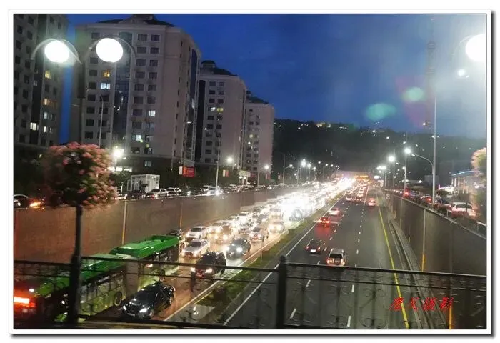 市场需守公平道 百姓常存避坑心