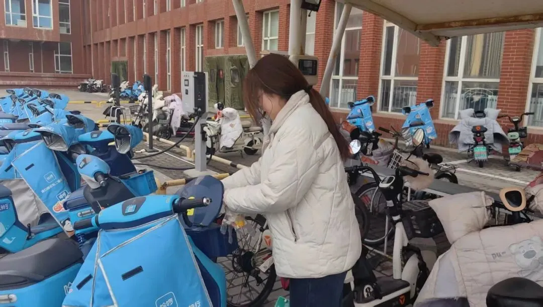 传承雷锋精神,践行青春担当 —— 营销233班雷锋月主题实践活动圆满开展