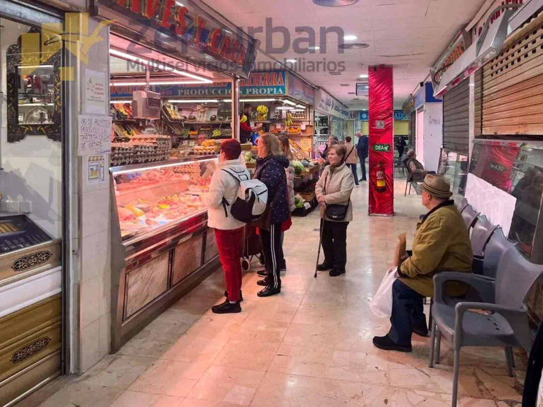 2.5万出售!Getafe步行街,市场内近门口38平local,人流稳定!近地铁站!