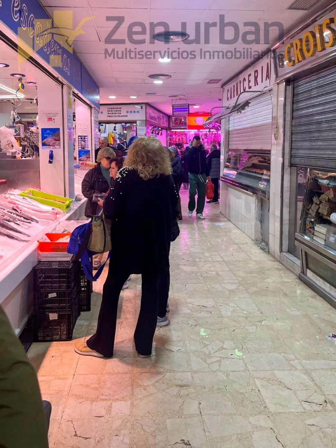 2.5万出售!Getafe步行街,市场内近门口38平local,人流稳定!近地铁站!