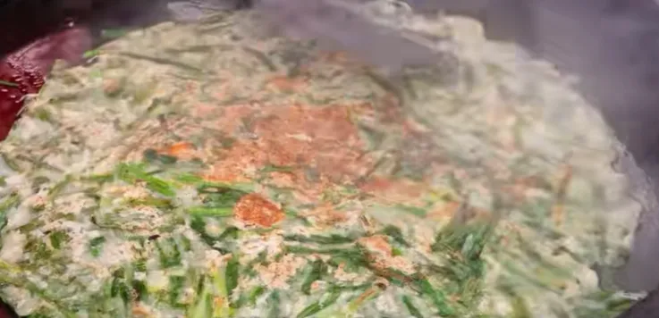 吃腻了复杂调味美食?欧巴哦尼酱菜市场老顾客近20年钟情的简单韭菜煎饼给出解决方案!