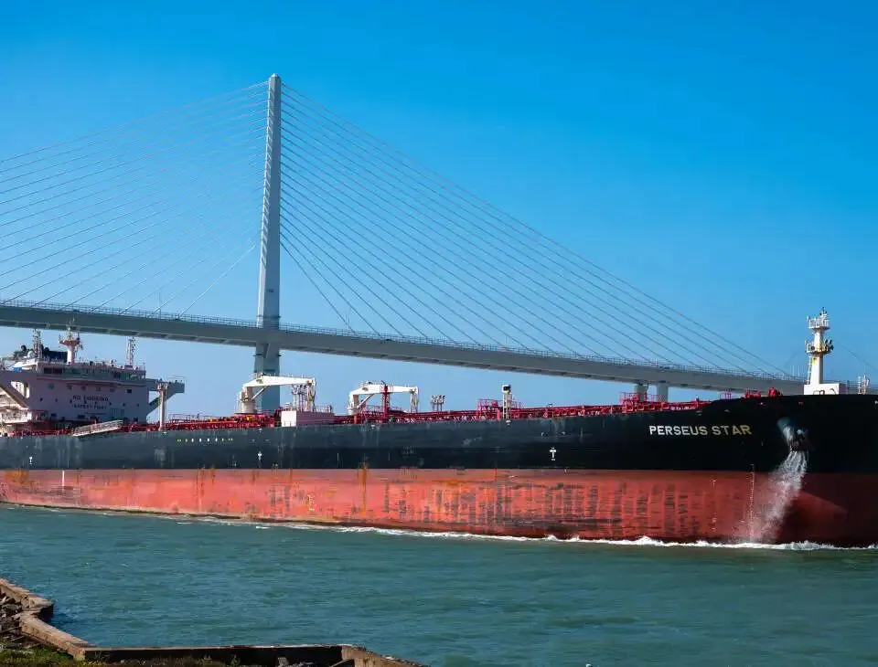 特朗普放宽美国航运法60天以稳定石油市场