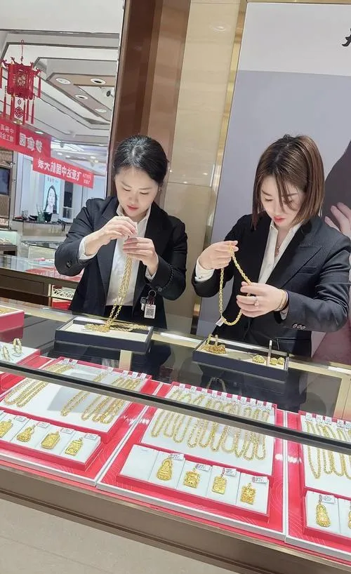女子开黄金珠宝定制工作室想手艺创业,市场需求让她对个性化服务有了商业认知