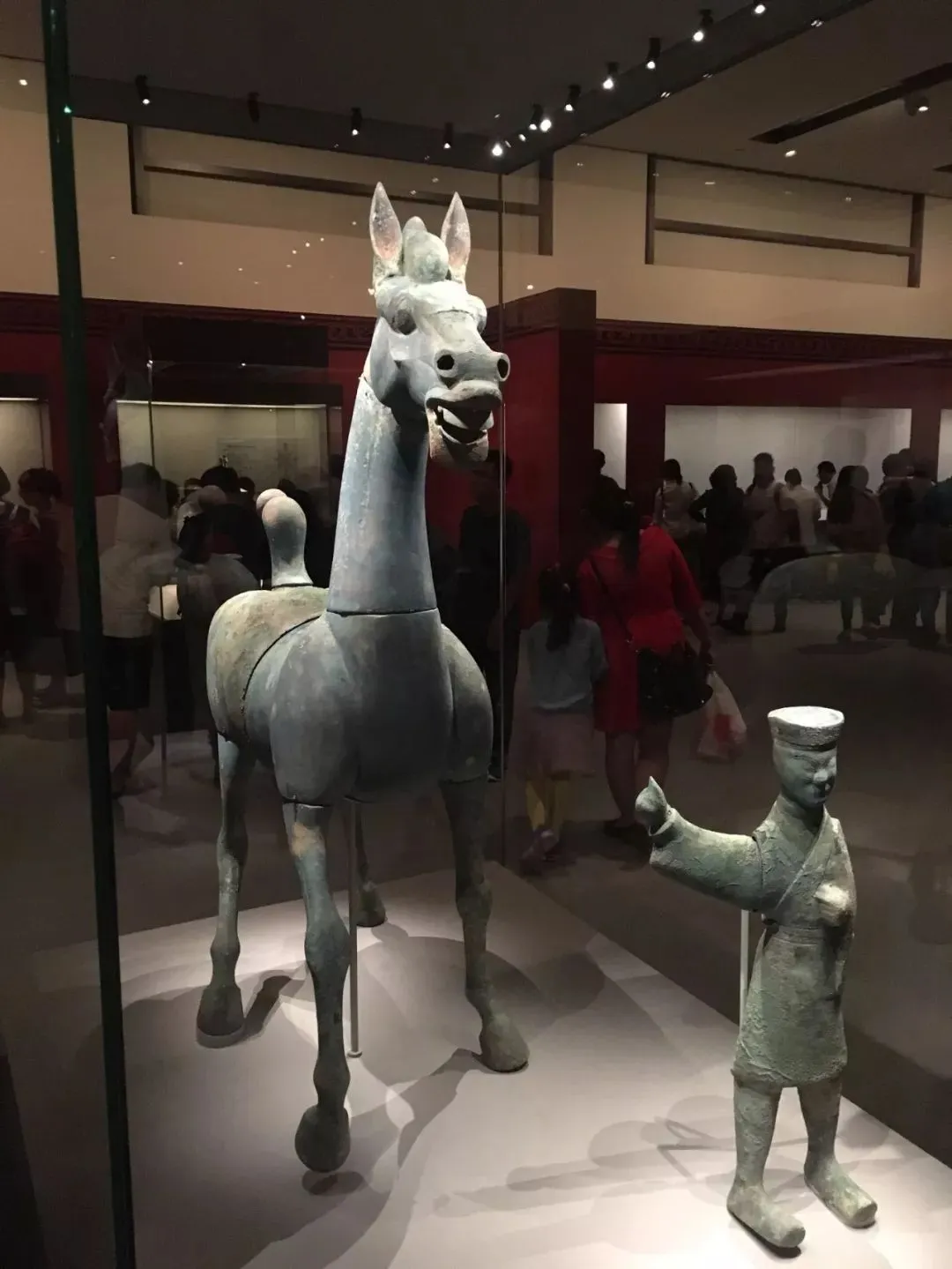 盗墓猖獗:不能把民间收藏和古玩市场当作替罪羊