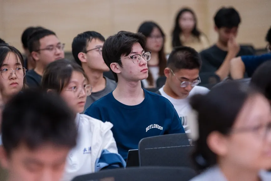 弘毅科创论坛 | 第一讲——资本市场赋能拔尖人才培养:长江证券刘元瑞在武汉大学启迪未来科创领袖