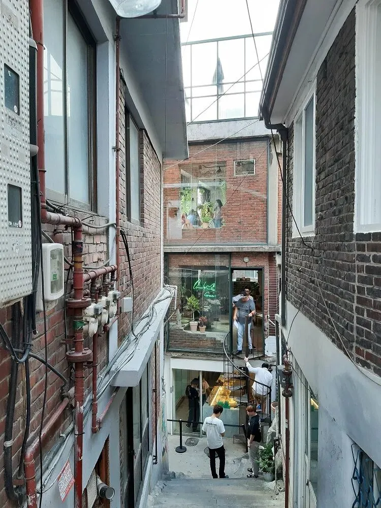 跟着咖啡香爬高走低!韩国新兴市场文青小聚落旅游攻略全知道