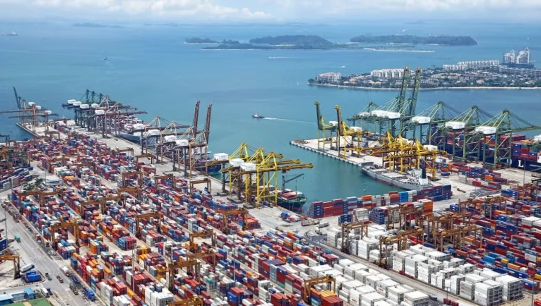 霍尔木兹海峡一关,全球铝市场先慌了:阿联酋巨头紧急改道阿曼出口