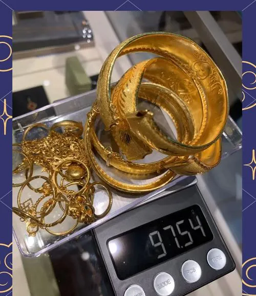 男子在古董市场淘到真金手镯,回家研究后发现了惊人秘密!