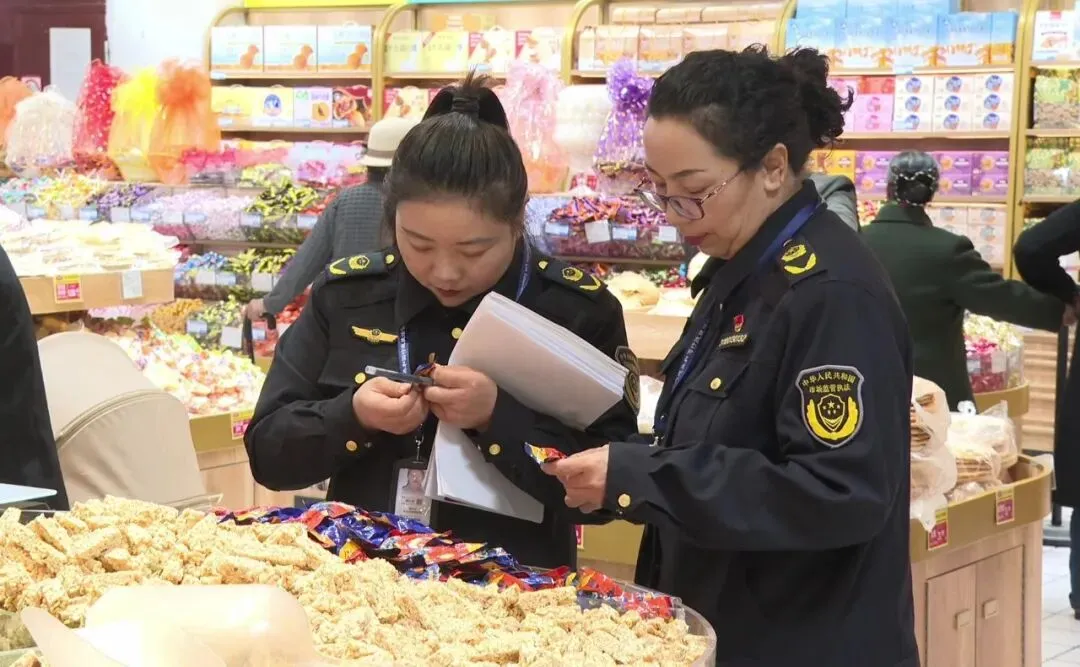 节日不打烊 监管不松懈——喀什市市场监督管理局开展节日市场检查