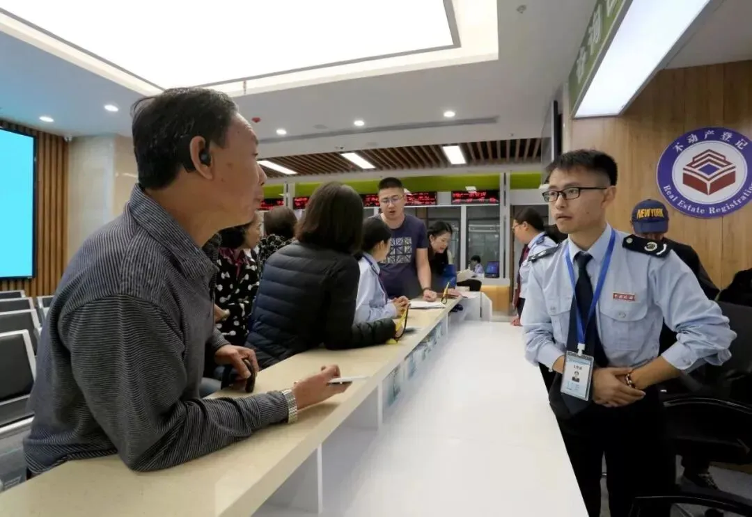 南京房价涨幅第一你信吗?二手市场深夜火爆,网友:穷其一生就为一个窝!