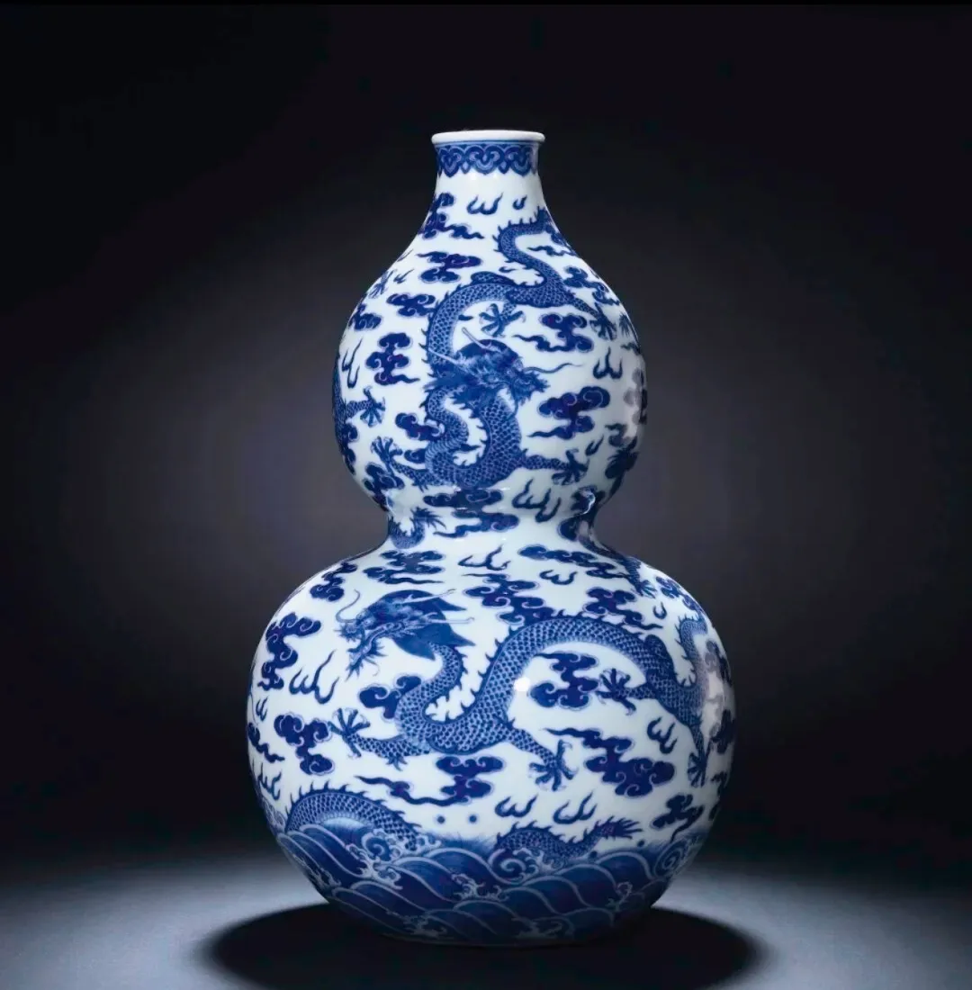 026拍卖市场彻底炸了!港澳狂飙:买家挤爆场,好藏品一房难求