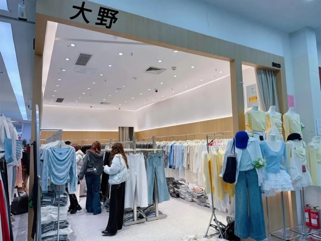 抢占春日旺季!市场优质档口爆款云集,拿货快人一步!