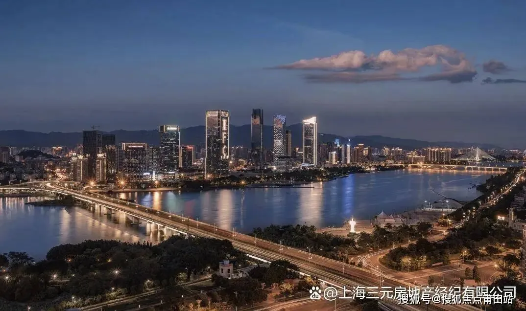 福州左海烟山江翠-官方线上展厅-营销中心竭诚接待-2026开年特惠-户型图册-楼盘详情页-容积率