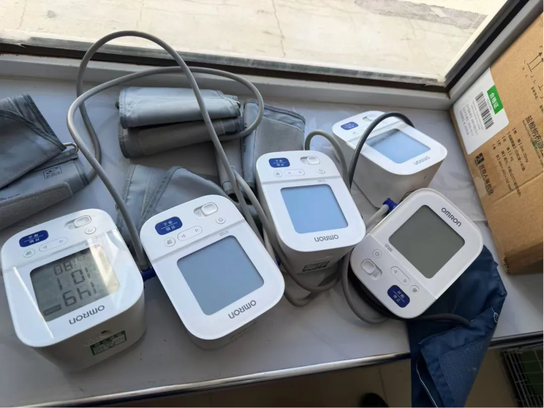 正镶白旗市场监督管理局检验检测中心开展医疗机构血压计检定工作