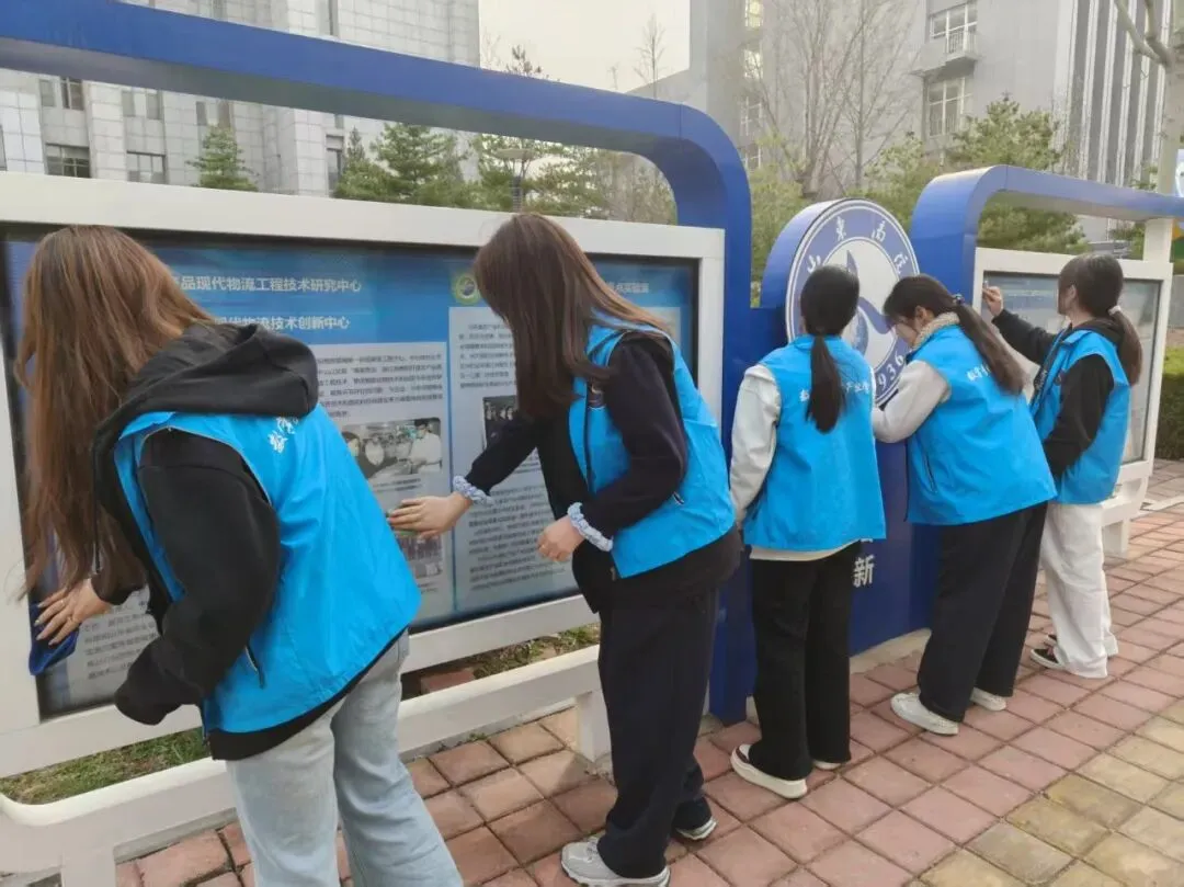 数字营销系开展“学精神,践行动”学雷锋主题实践活动