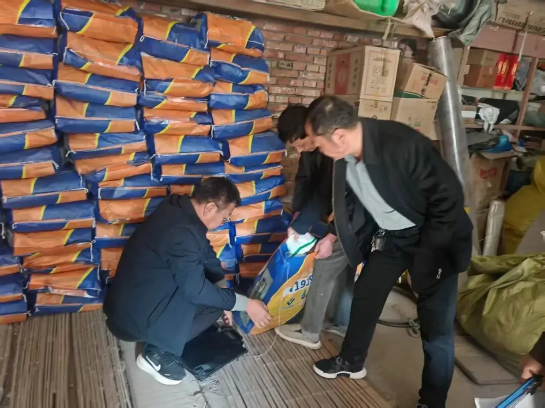 鄂托克旗农牧技术推广中心开展农资市场专项检查工作