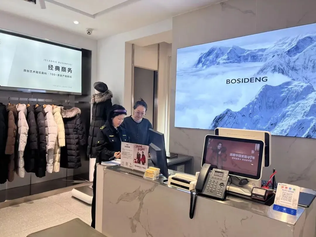 土左旗市场监督管理局(知识产权局)开展品牌服装领域专项检查 规范经营秩序