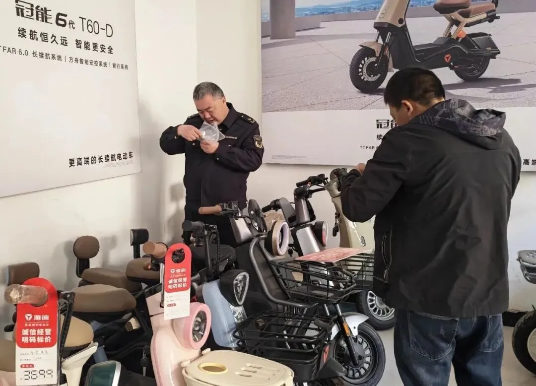 【走进3·15 | 市场监管在行动】聚焦“3·15”关切 保障电动出行安全——瓜州县监督管理局开展电动自行车专项检查行动