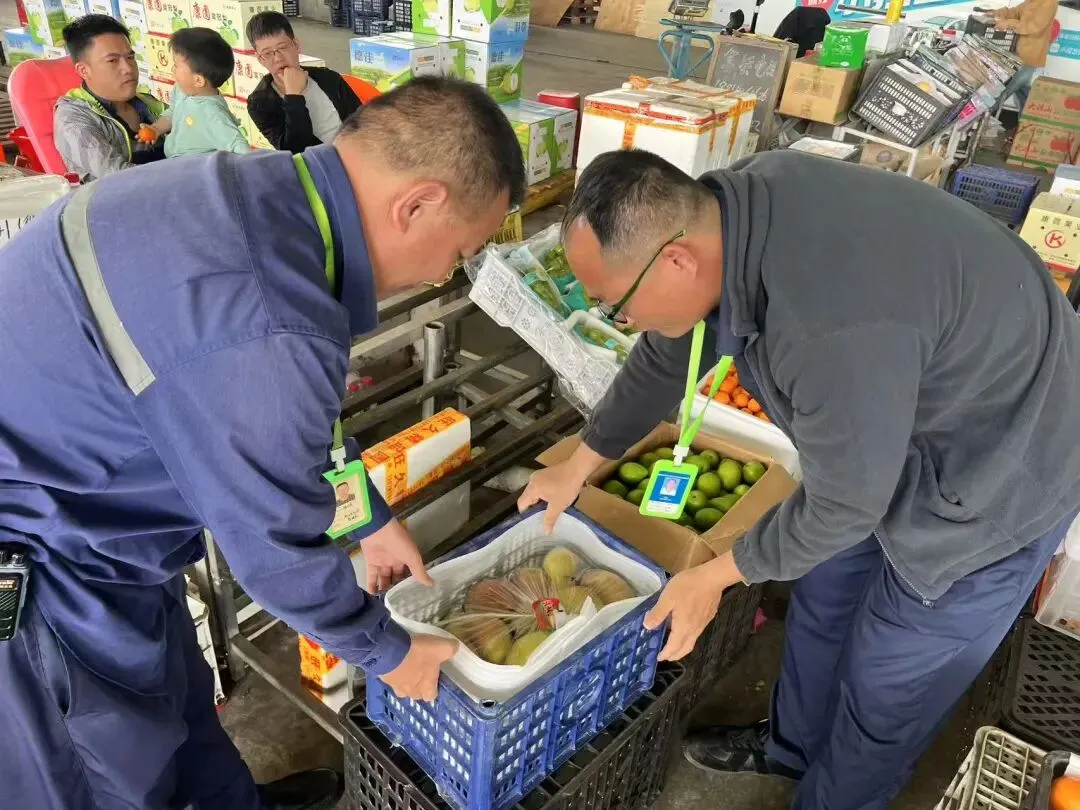 放心市场 | 海口市菜篮子江楠市场开展计量器具及果品质量专项检查