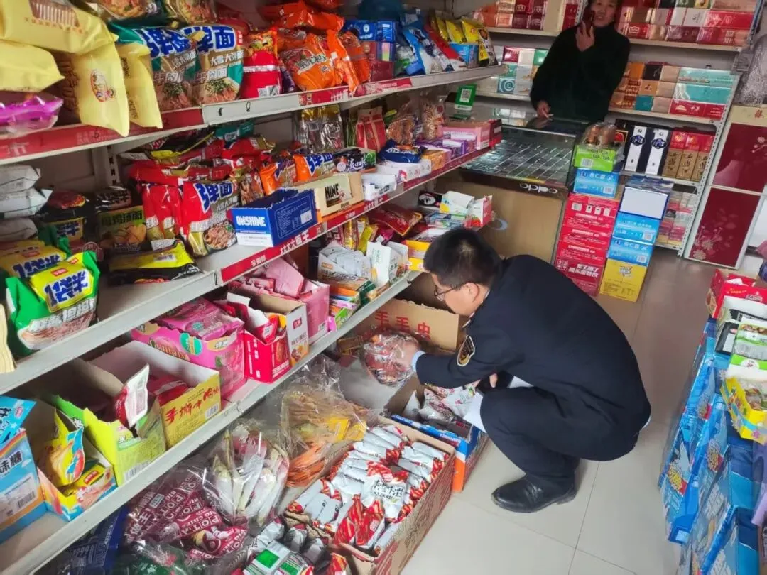 大保当市场监管所开展校园及周边专项检查